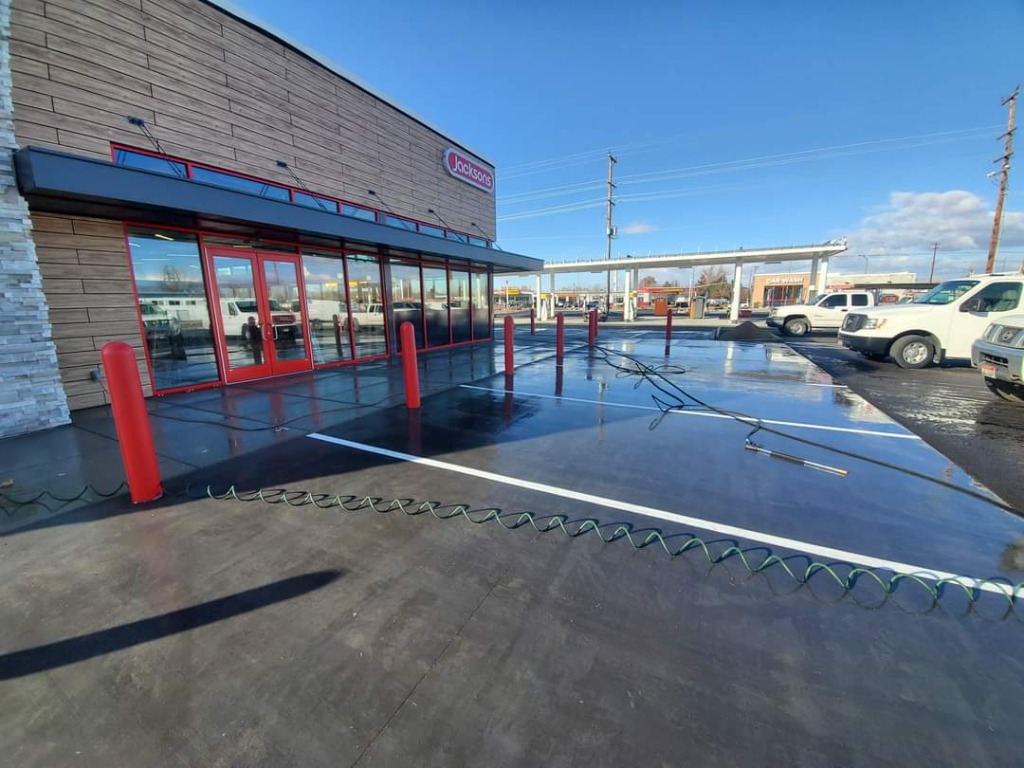 Jacksons Gas Station Exterior and Lot Cleaning