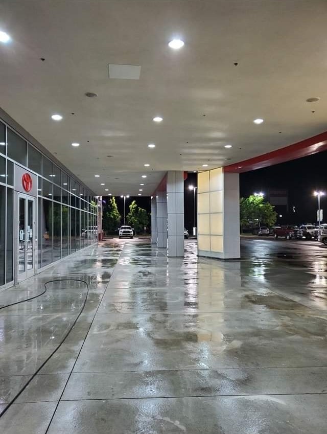 Toyota Dealership Building Wash and Window Cleaning